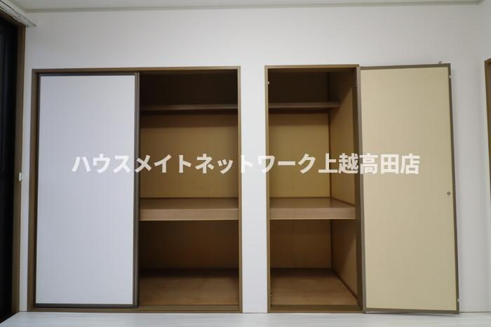 ロイヤルガーデン子安 Ｃの収納|押入れ