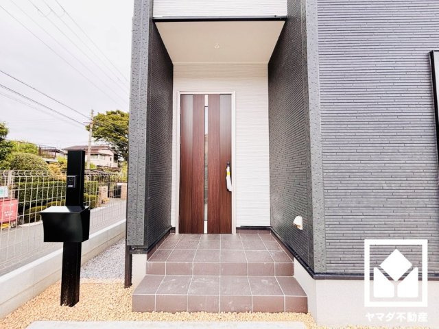 大津市錦織１丁目　1号棟の玄関|
