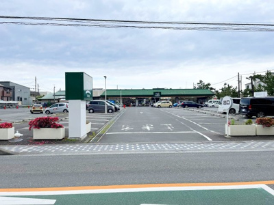 Fuji鶴嶺店 徒歩14分。 1050m