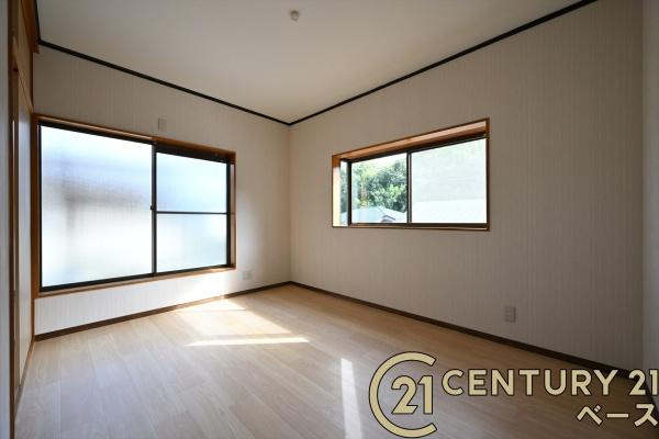 柏原市高井田　一戸建の洋室