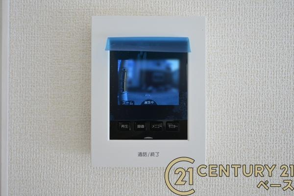 リーブルガーデン四条町 １号棟 ／新築一戸建の内装|■現地撮影写真■ＴＶモニター付きインターホンで防犯対策もバッチリ！来客も一目でわかり安心です！