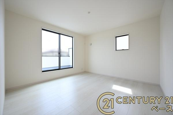 リーブルガーデン四条町 １号棟 ／新築一戸建の洋室|■現地撮影写真■明るい雰囲気の洋室です！