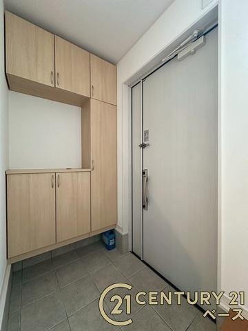 磯城郡川西町結崎　一戸建の玄関|■現地撮影写真■すっきりとした明るい玄関が家族やお客様を迎えてくれます！