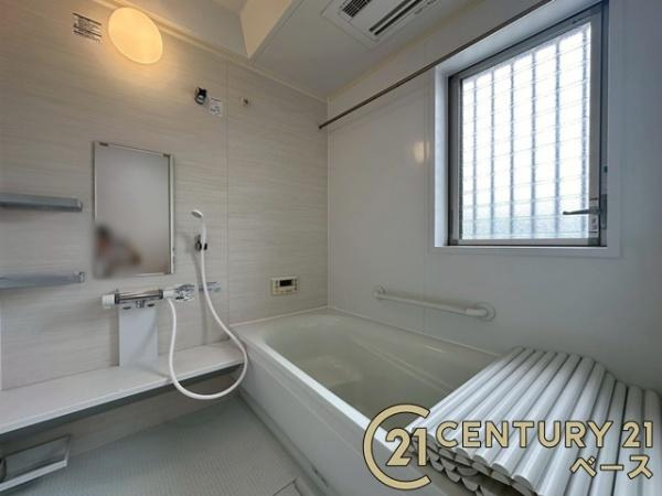 磯城郡川西町結崎　一戸建の浴室|■現地撮影写真■浴室暖房乾燥機が付いており、雨の日でも洗濯物が乾かせます！