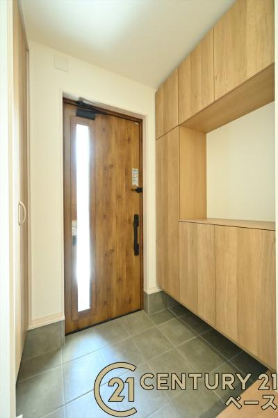 ファーストタウン壱分町 ／新築一戸建の玄関|■現地撮影写真■玄関には大容量シューズボックス完備！