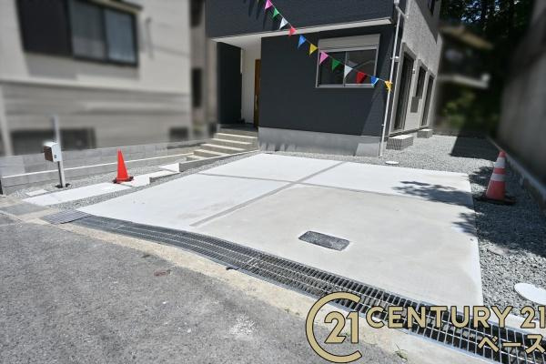 ファーストタウン壱分町 ／新築一戸建の駐車場|■現地撮影写真■駐車スペース２台分完備！