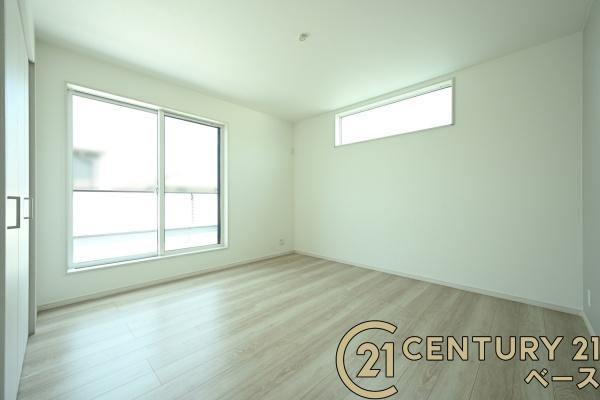 北葛城郡河合町泉台２丁目 ／新築一戸建の洋室|■現地撮影写真■日当たりのよい明るい雰囲気の洋室です！