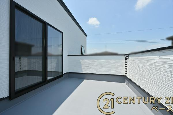 北葛城郡河合町泉台２丁目 ／新築一戸建のバルコニー|■現地撮影写真■日当たりのよいバルコニー！洗濯物もよく乾きます！