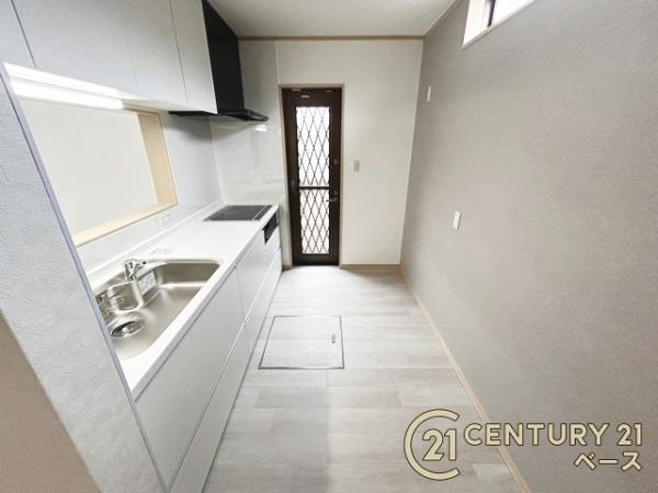 磯城郡三宅町屏風　一戸建のキッチン|■現地撮影写真■収納力のある広々としたキッチンでお料理もスムーズ！