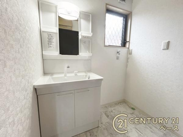 磯城郡三宅町屏風　一戸建の独立洗面台|■現地撮影写真■リフォーム済の綺麗な洗面スペースです！