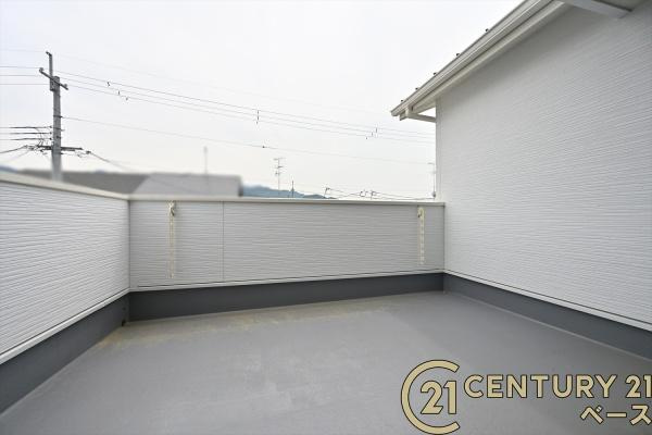桜井市阿部 ３号地 ／新築一戸建のバルコニー|■現地撮影写真■日当たりのよいバルコニー！洗濯物もよく乾きます！
