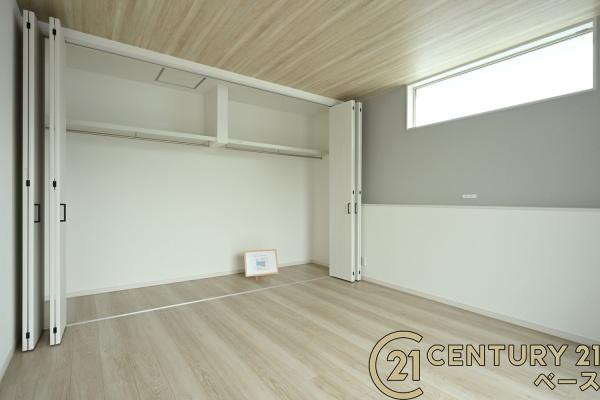 桜井市阿部 ３号地 ／新築一戸建の収納|■現地撮影写真■全居室に広々収納スペース完備！