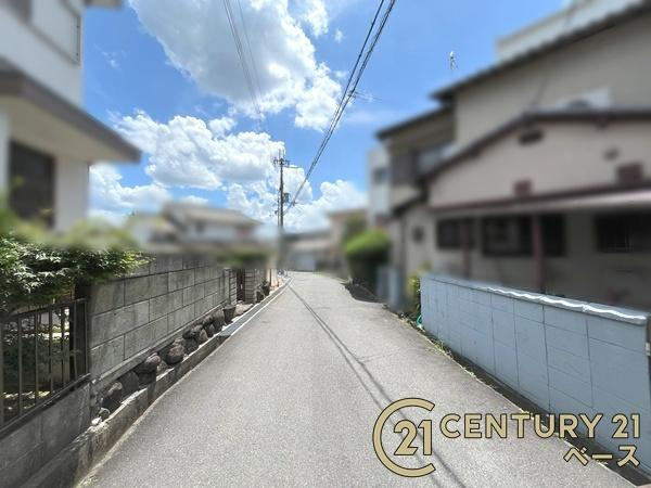 ファーストタウン東菜畑 ／新築一戸建の前面道路含む現地写真|■現地撮影写真■前面道路の幅員は４.２ｍ以上と車の出し入れもラクラク！