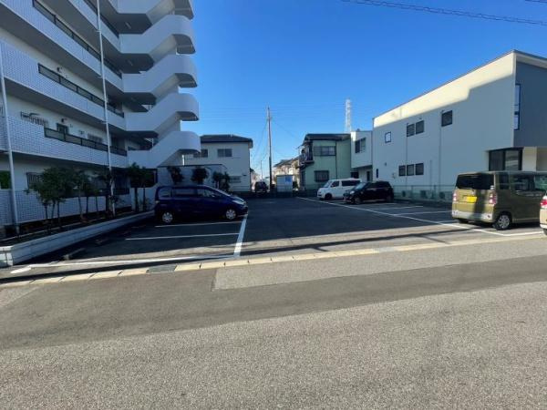 アーバンヒル葵の駐車場|敷地内駐車場です。