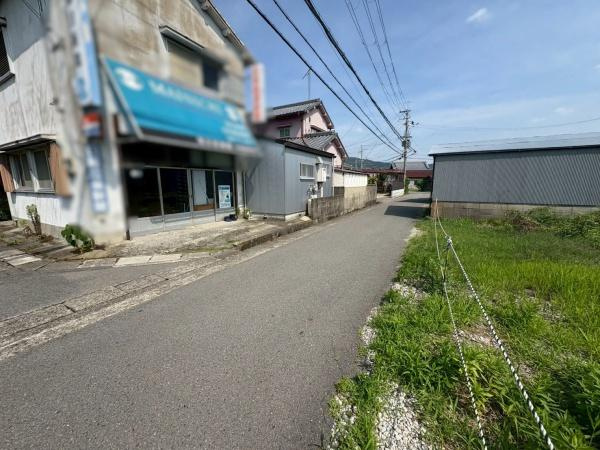 和歌山市布施屋　中古戸建の前面道路含む現地写真