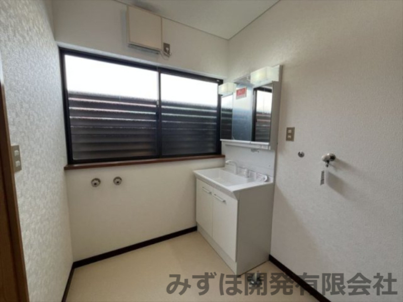 村山市大字大久保甲51番地のランドリースペース|洗面台、脱衣所、ランドリースペースです。