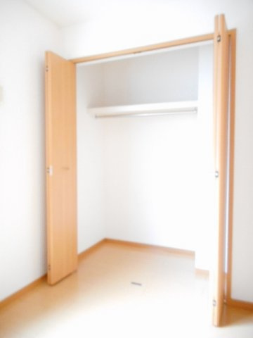 リュミエール学校町の収納|小物を収納するのに便利です