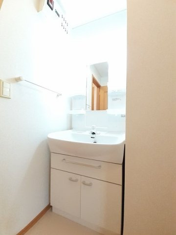 リュミエール学校町の洗面所|脱衣スペースもあります