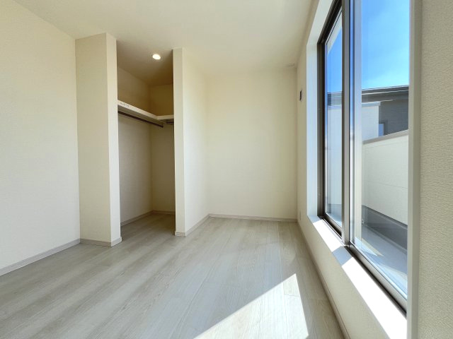 碧南第63相生町　全4棟　1号棟の洋室|南右側帖5.06洋室