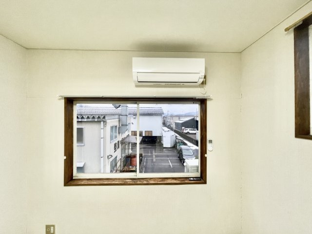 モンパレス新潟三条第6-1号館の居間・リビング|使いやすいリビングです