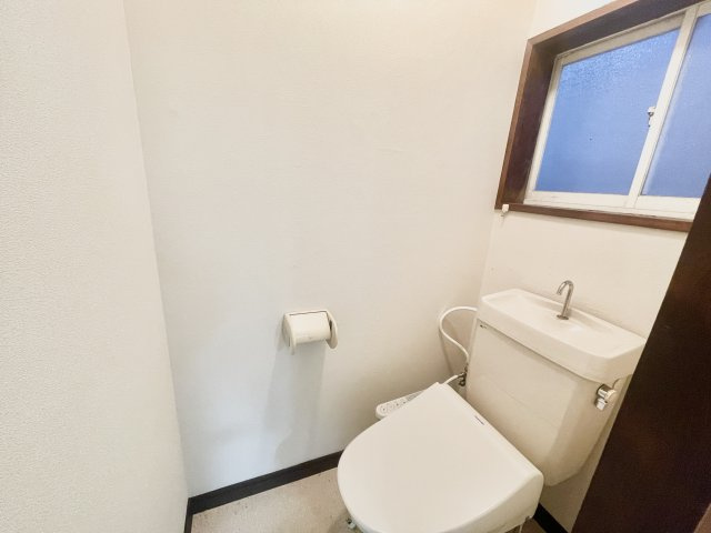 モンパレス新潟三条第6-1号館のトイレ|シンプルで使いやすいトイレです