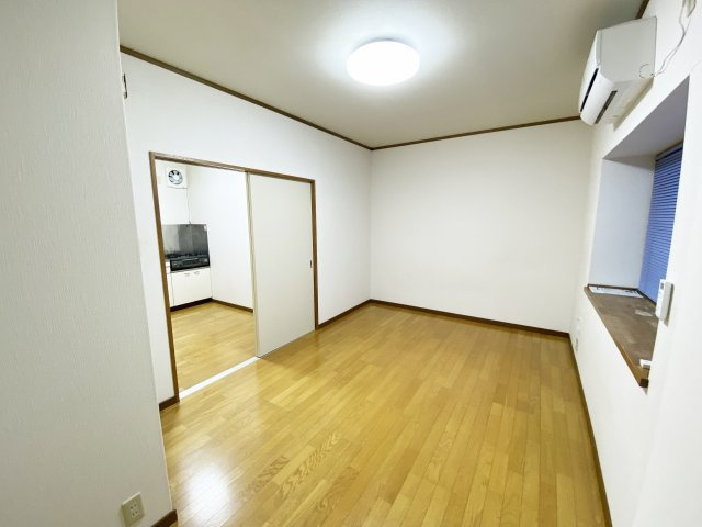 コーポラス光の居間・リビング|使いやすい居間です