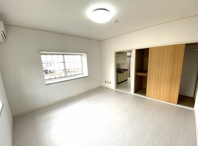 南風弐番館の洋室|ゆったりした洋室です