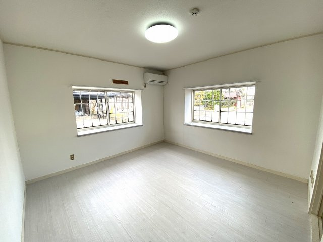 南風弐番館の洋室|きれいな洋室です