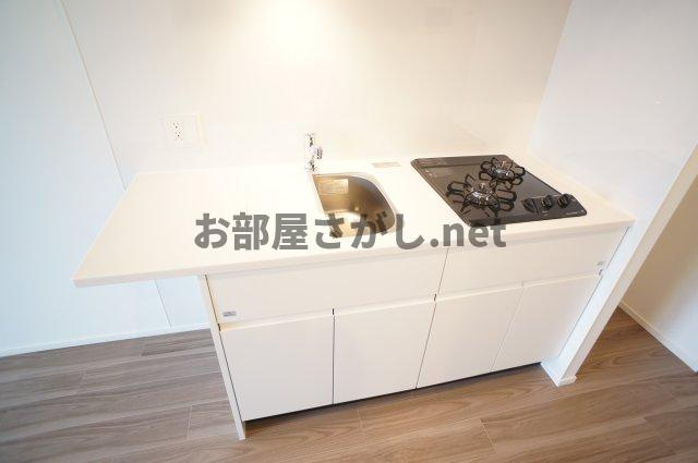 プライムメゾン錦糸町のキッチン|2口ガスシステムキッチンです♪
調理スペースを広げたい場合は、シンク台ををご活用ください♪
