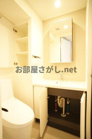 プライムメゾン錦糸町の洗面所|明るい洗面所です