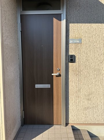 ロワジール伊奈の玄関