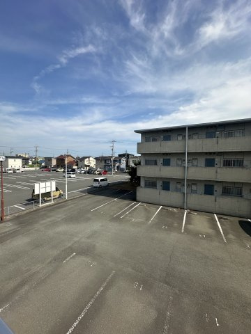 パークシティーたかしＡ棟の駐車場