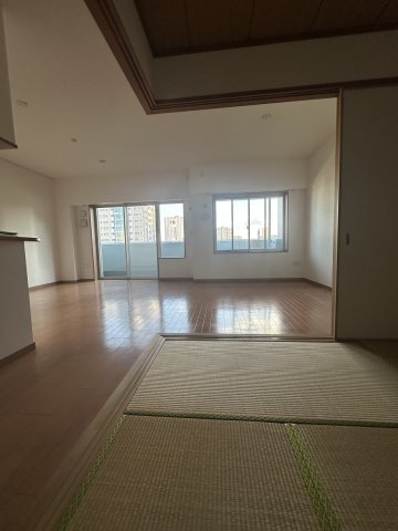 キャンファーローレルタワー豊橋　802号室の居間・リビング|現入居者、入居前の写真を掲載
