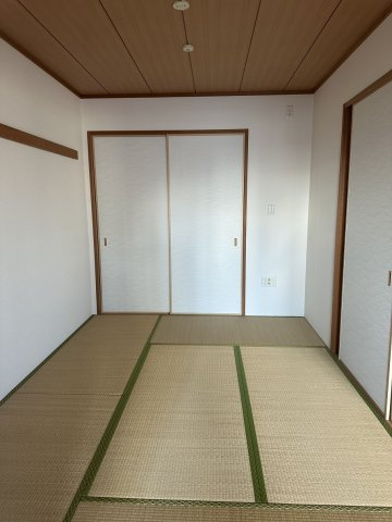 キャンファーローレルタワー豊橋　802号室の和室|現入居者、入居前の写真を掲載