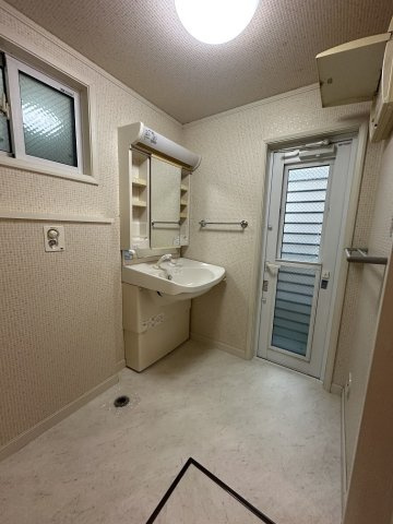 上伝馬町50番１貸家の洗面所