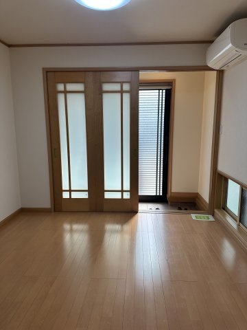 上伝馬町50番１貸家の居間・リビング