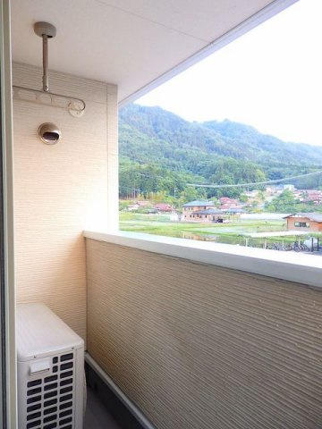 マイネ　ファミーリエ　Ⅱのバルコニー|お洗濯にも便利なバルコニー付き