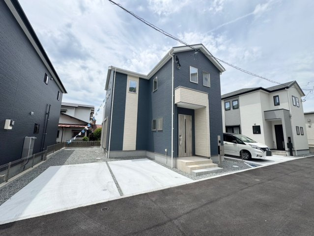 ーBloomーブルームー小倉北区寿山町2期【小倉北区　新築戸建て】の駐車場|駐車スペースは並列2台可能、奥に1台可能♪【小倉北区　新築戸建て】