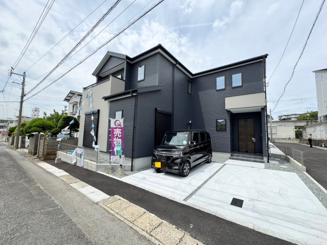 ーBloomーブルームー小倉北区寿山町2期【小倉北区　新築戸建て】の外観|ブルームーBloomーシンプル飽きのこない デザインが特徴の外観です♪　　