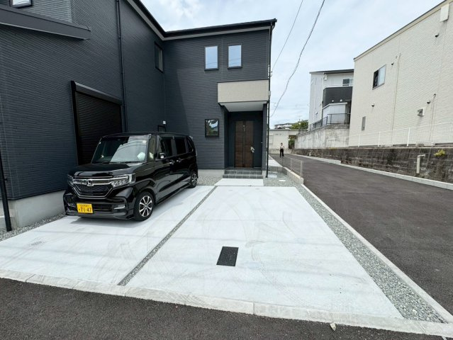 ーBloomーブルームー小倉北区寿山町2期【小倉北区　新築戸建て】の駐車場|駐車スペースは並列2台可能♪【小倉北区　新築戸建て】