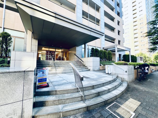 クレッセント東京ヴュータワーのエントランス