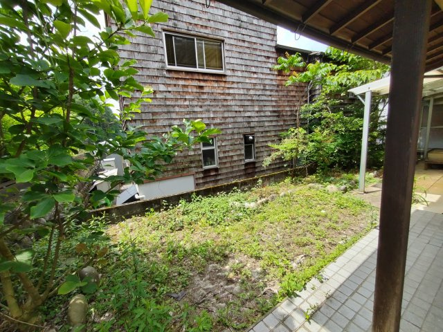 ６５４８６　岐阜市加野７丁目中古戸建ての庭