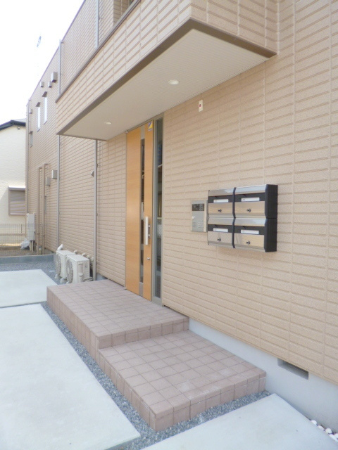 ソルクレストのエントランス|★オートロック対応エントランス★