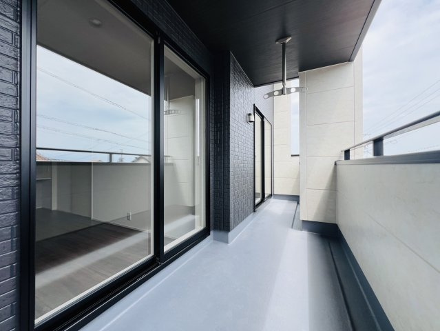 半田市大池町2丁目71-1『仲介手数料無料』新築戸建てのバルコニー