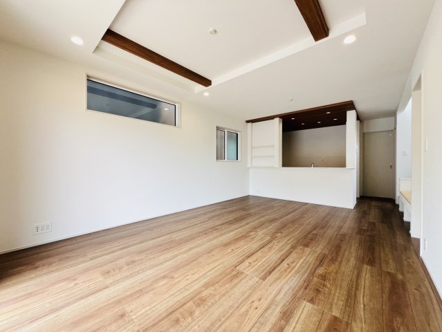 半田市大池町2丁目71-1『仲介手数料無料』新築戸建ての居間・リビング