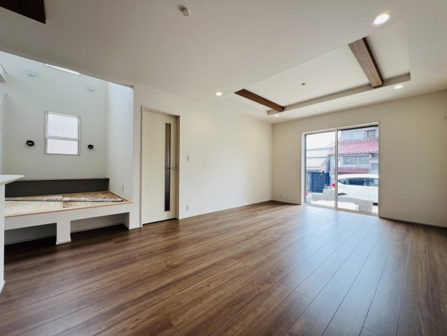 半田市大池町2丁目71-1『仲介手数料無料』新築戸建ての居間・リビング