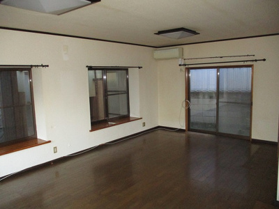 【居間・リビング】 | 横代東町三丁目2番60号（B-9）