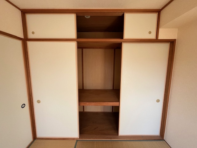 ユージィーコート巽の収納|同物件別部屋写真
