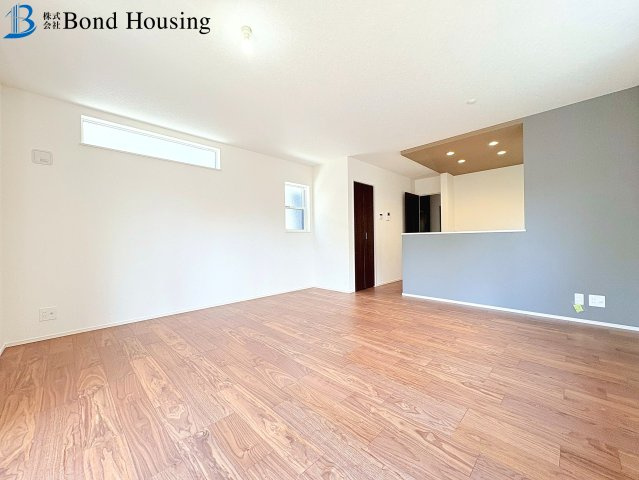 並列２台駐車・西神中央駅徒歩２５分・狩場台　全２棟　２号地の洋室