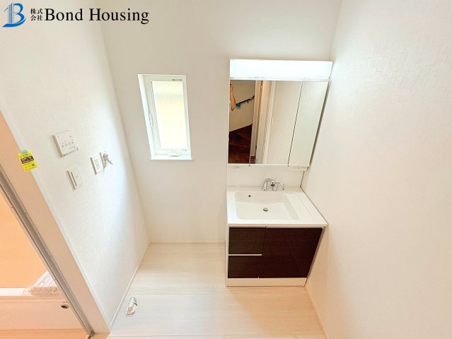 並列２台駐車・西神中央駅徒歩２５分・狩場台　全２棟　２号地の独立洗面台